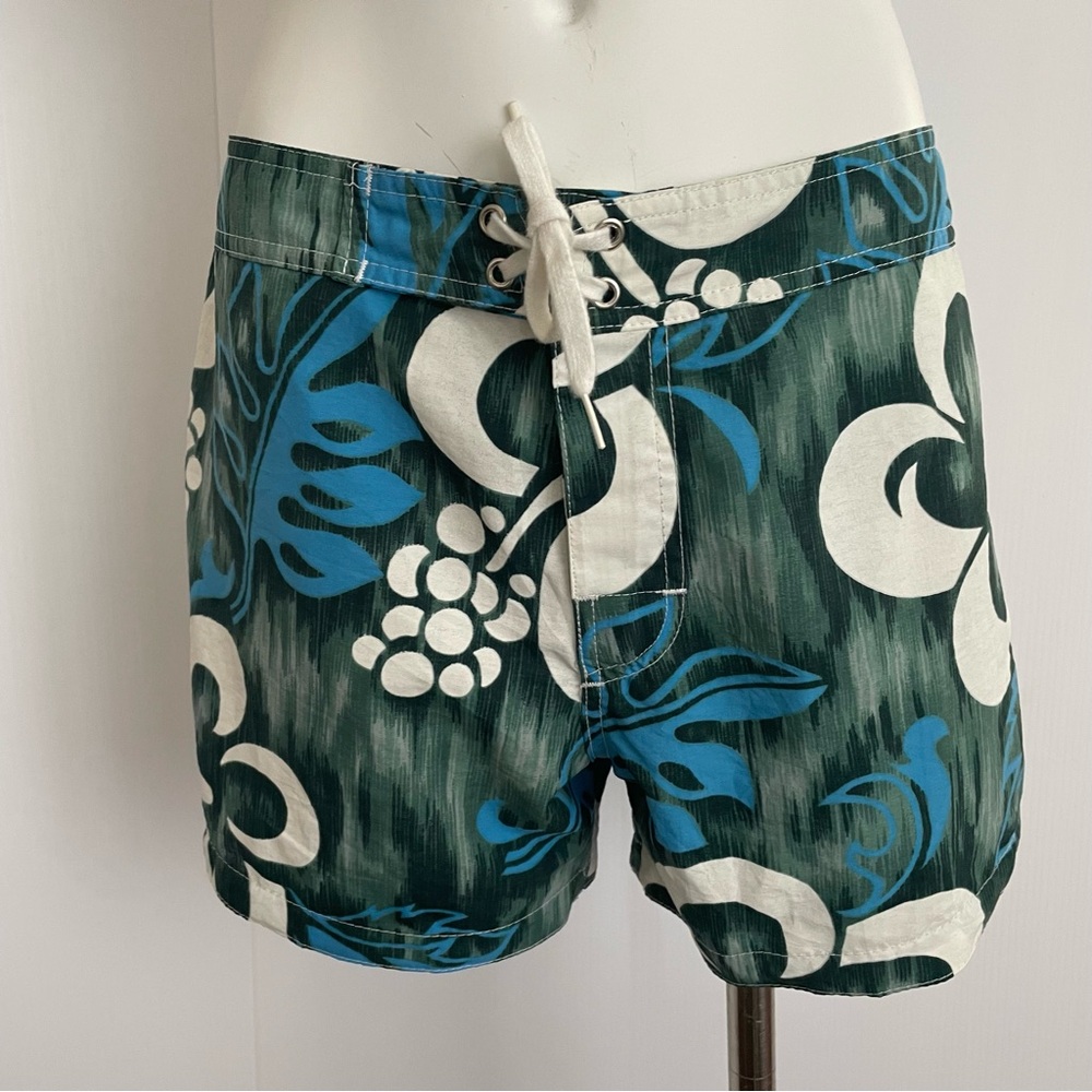 Toes on the Nose Green and Blue Women's Shorts Size 9 (Juniors)
